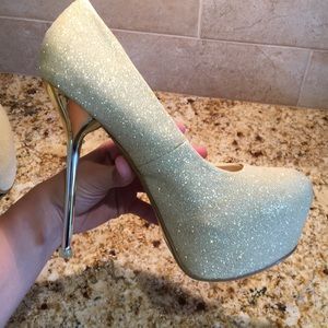 Bertinni Sparkly Gold Pumps